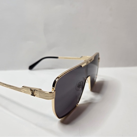 LV Sky Mask Sunglasses - Picture 10 of 13